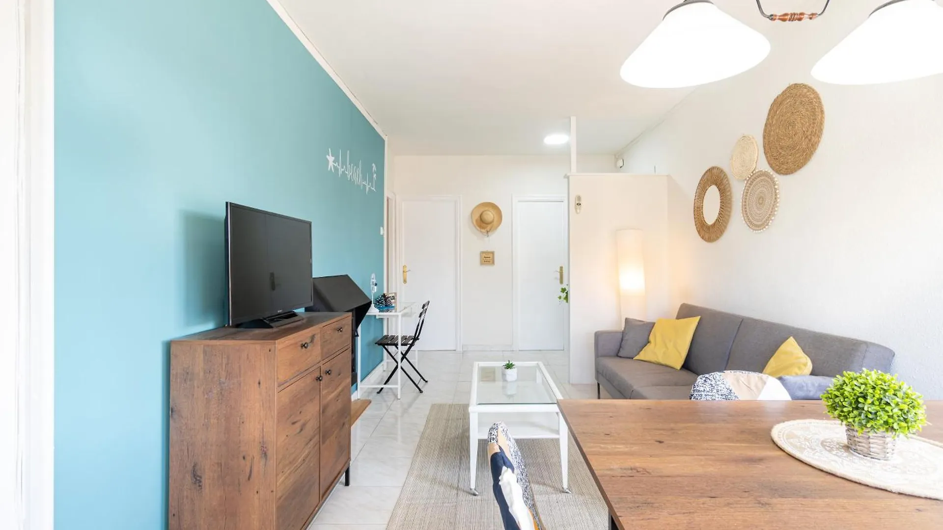 Coastal Paradise & Cozy Home With A 100M From The Beach! Cambrils Spain