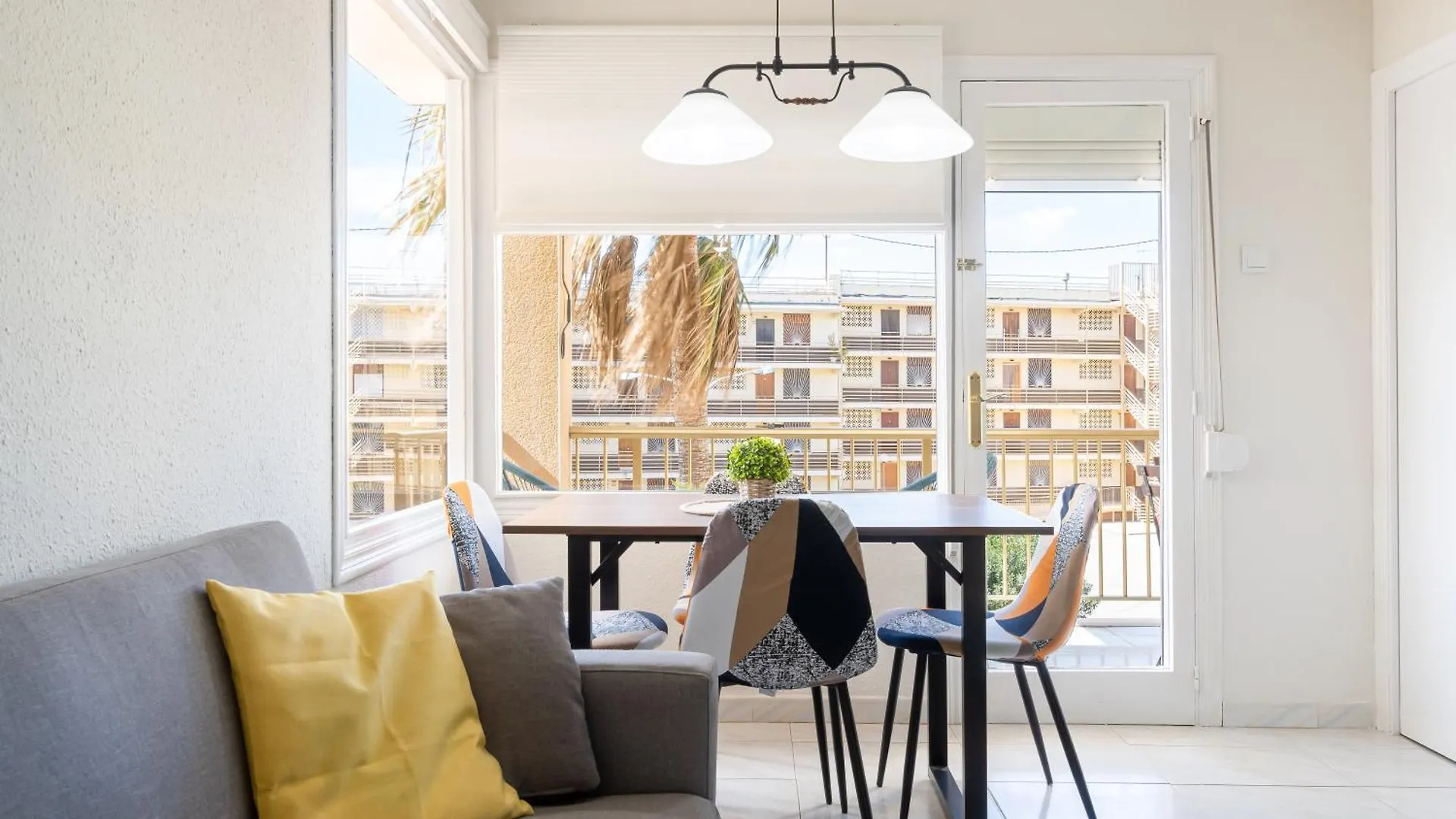 Coastal Paradise & Cozy Home With A 100M From The Beach! Cambrils Apartment